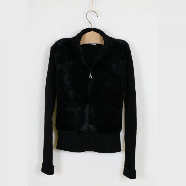Černý kombinovaný svetr, vel. 146